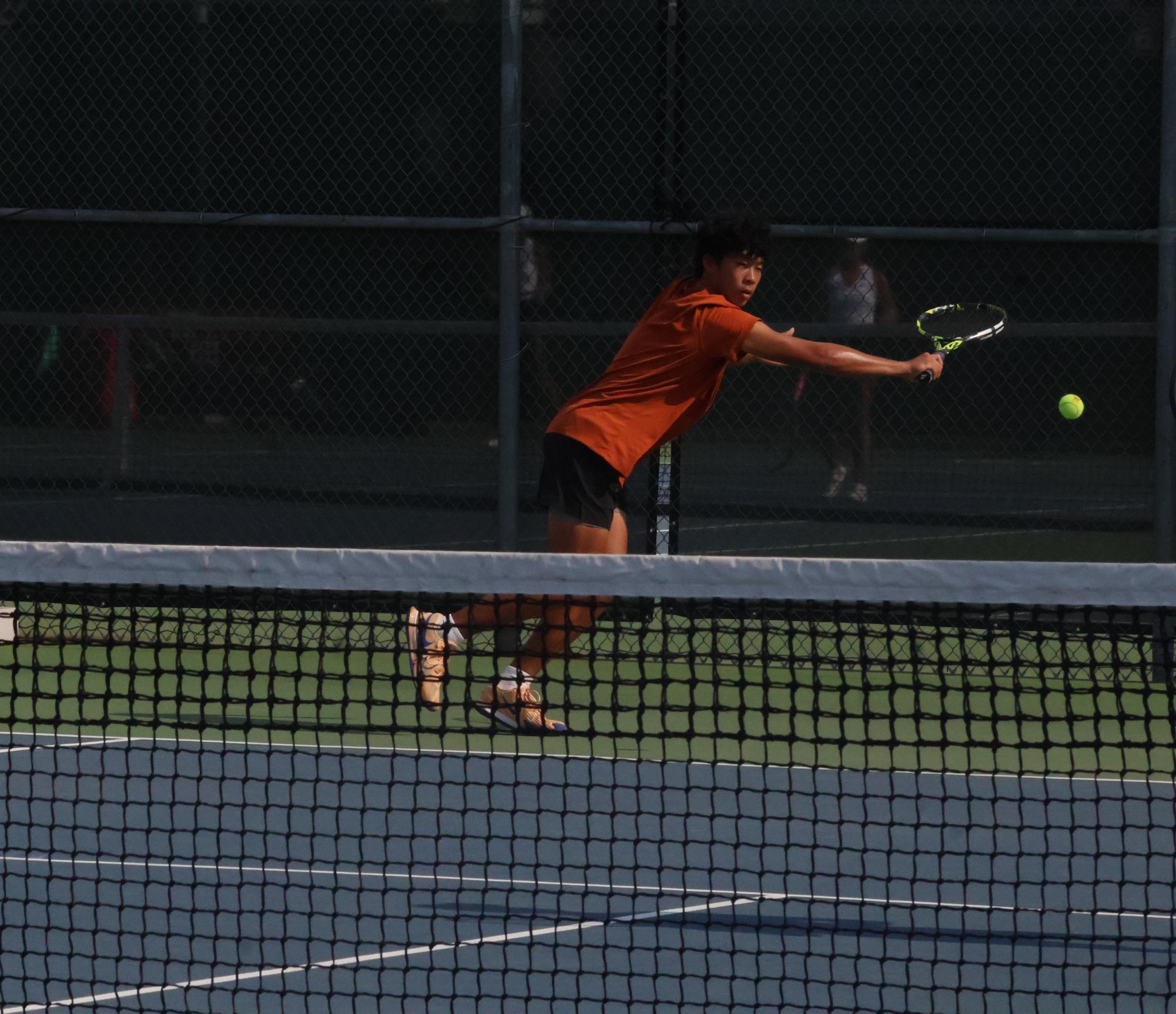 Varsity Tennis Dominates Against the Vipers